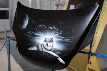 Motorhauben-Design: Weißer Wolf mit Vollmond